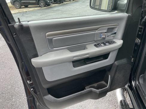 Used 2019 RAM 1500 Classic SLT image 11