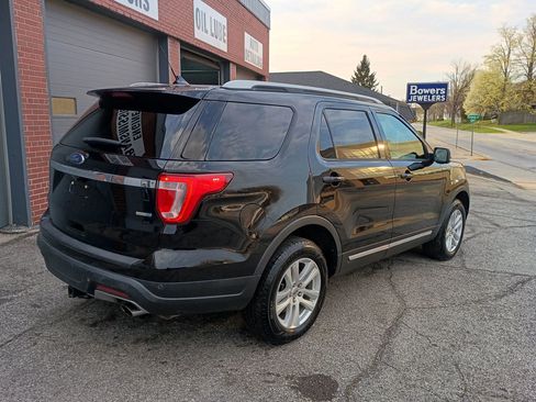 Used 2019 Ford Explorer XLT w/ Equipment Group 201A AWD/4WD image 4
