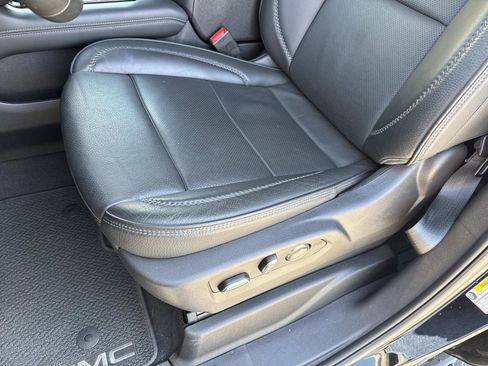 Used 2025 GMC Yukon XL Denali image 19