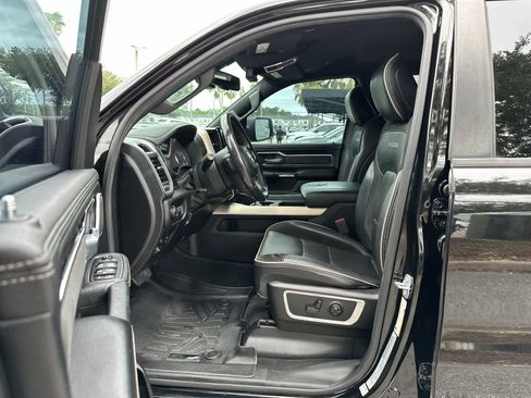 Used 2019 RAM 1500 Laramie AWD/4WD image 2