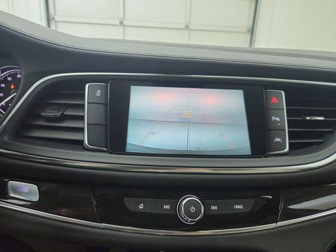 Used 2018 Buick Enclave Premium FWD image 27