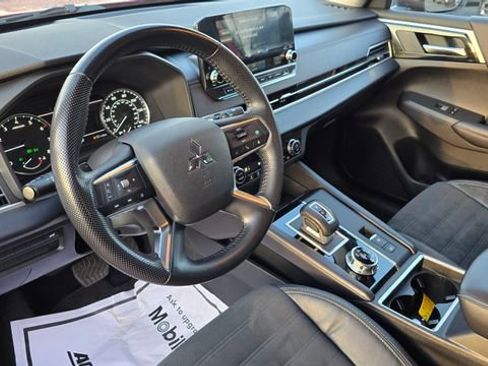 Used 2022 Mitsubishi Outlander SE image 15