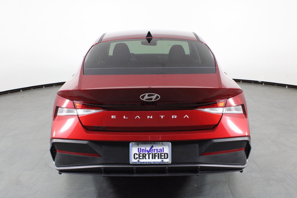 Certified 2024 Hyundai Elantra SEL FWD image 11
