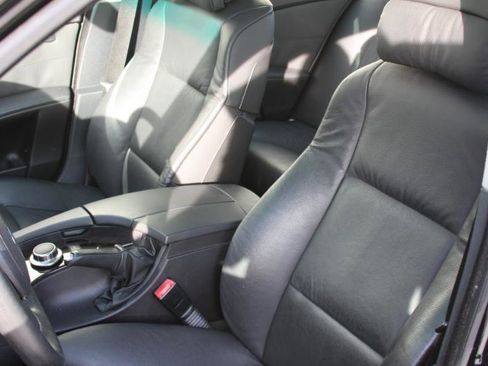 Used 2007 BMW 550i Sedan image 30