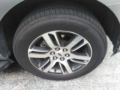 Used 2024 Ford Expedition Limited AWD/4WD image 4