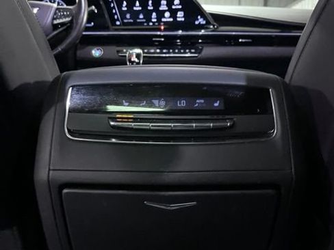 Used 2023 Cadillac Escalade ESV V w/ LPO, Floor Liner Package AWD/4WD image 33
