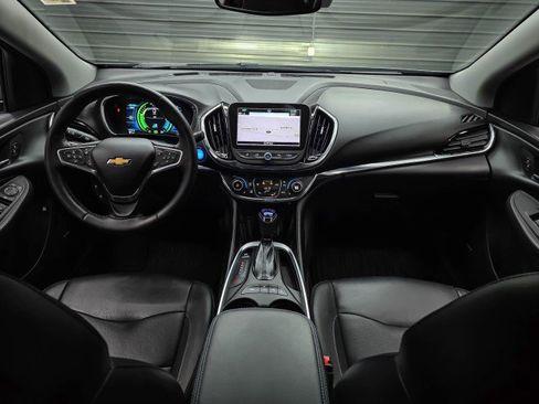 Used 2018 Chevrolet Volt Premier w/ Driver Confidence Package FWD image 11
