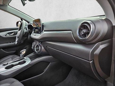 Used 2025 Chevrolet Blazer LT image 24