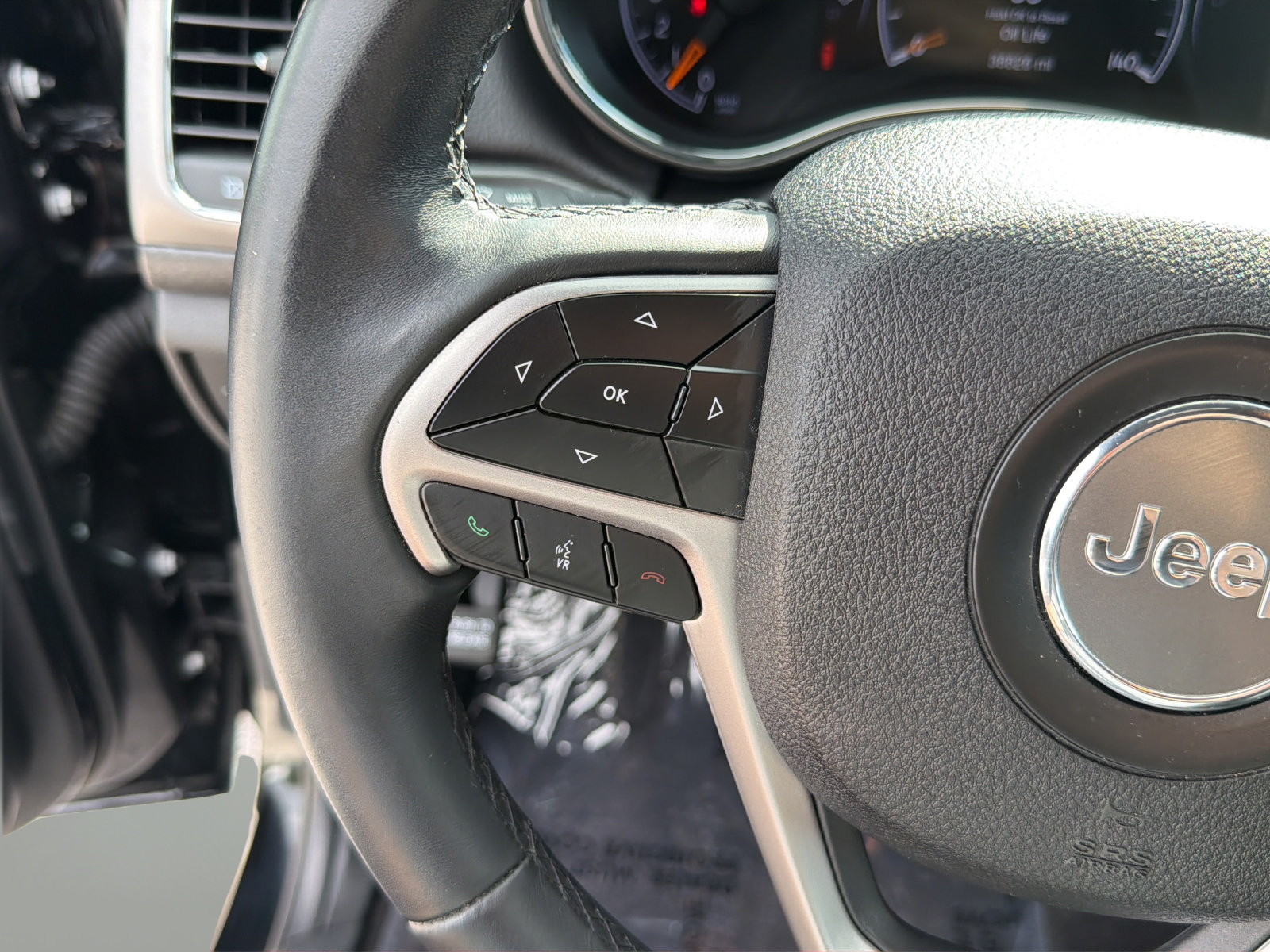 Used 2018 Jeep Grand Cherokee Laredo RWD image 17