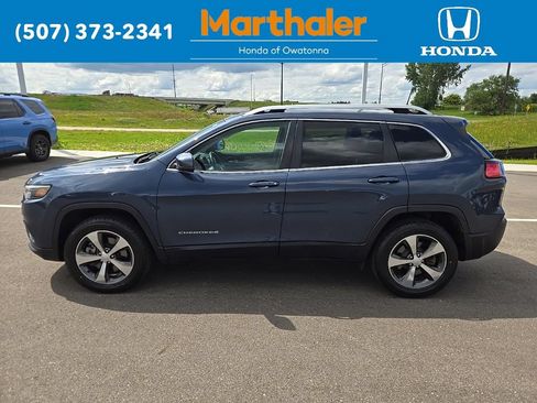 Used 2020 Jeep Cherokee Limited AWD/4WD image 2