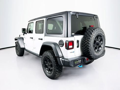 Used 2023 Jeep Wrangler Unlimited w/ Cold Weather Group AWD/4WD image 5