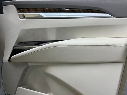 New 2026 Cadillac Escalade ESV Platinum Sport w/ LPO, ONYX Package image 61