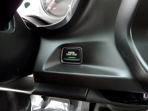 Used 2020 Chevrolet Camaro LT w/ RS Package image 29