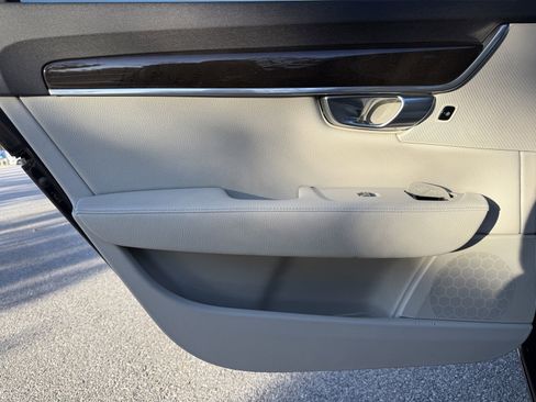 Used 2018 Volvo S90 T5 Momentum w/ Convenience Package image 43