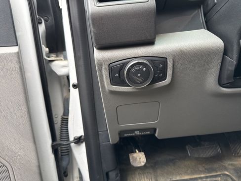 Used 2019 Ford F350 XL w/ Power Equipment Group image 11