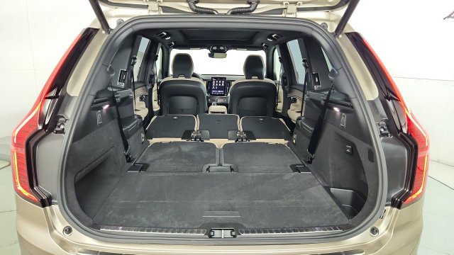 New 2026 Volvo XC90 T8 Plus w/ Protection Package Premier AWD/4WD image 43