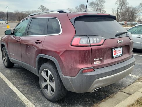 Used 2019 Jeep Cherokee Limited image 3
