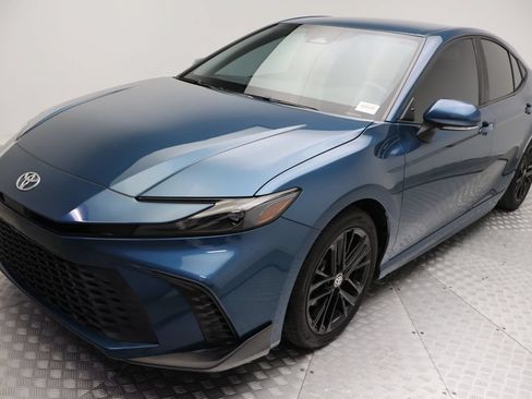 Certified 2025 Toyota Camry SE w/ Convenience Package FWD image 2