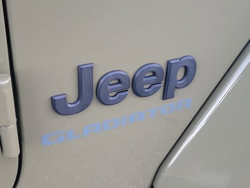 New 2026 Jeep Gladiator Willys AWD/4WD image 7