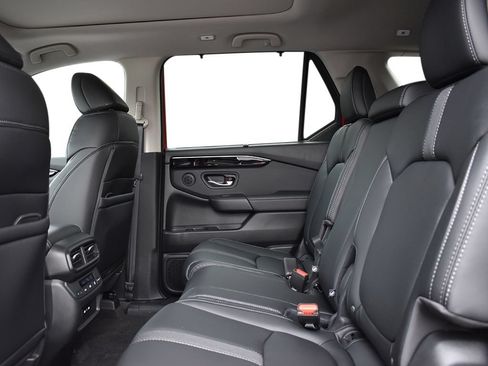 New 2025 Honda Pilot Touring image 27
