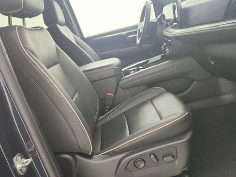 Used 2025 Chevrolet Tahoe Premier AWD/4WD image 30