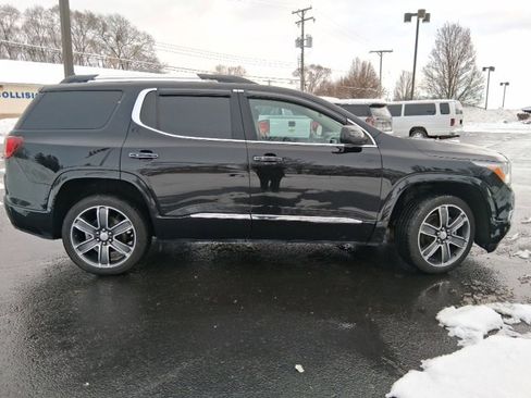 Used 2018 GMC Acadia Denali image 6