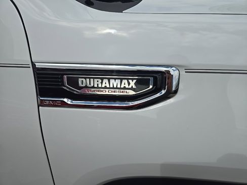 Used 2023 GMC Sierra 1500 SLT w/ SLT Premium Package image 4