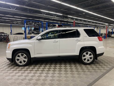 Used 2017 GMC Terrain SLE w/ Convenience Package image 8