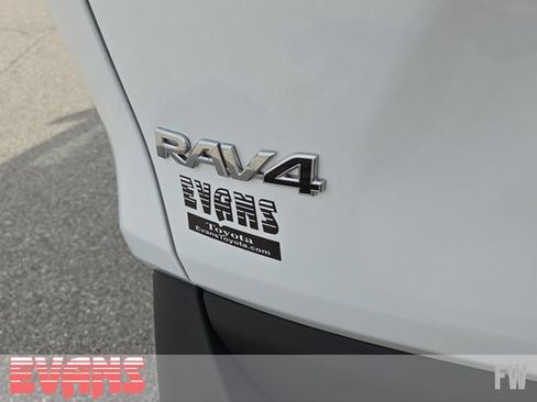 Used 2024 Toyota RAV4 LE AWD/4WD image 4