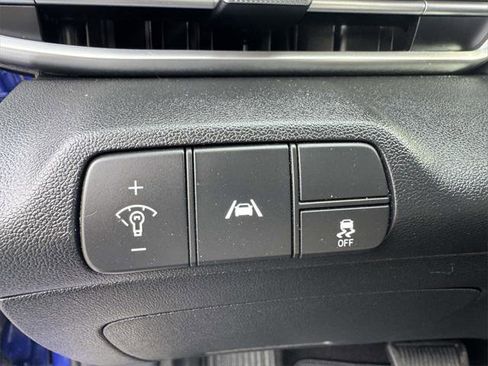 Used 2023 Hyundai Elantra Limited w/ Winter Weather Package image 20