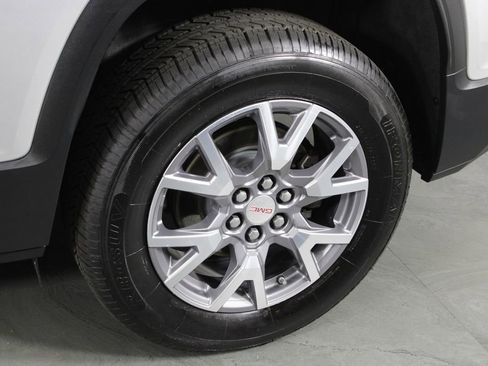 Used 2020 GMC Acadia SLT image 12