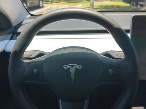 Used 2023 Tesla Model Y Long Range AWD/4WD image 32