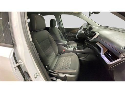 Used 2020 GMC Terrain SLE w/ Elevation Edition image 15