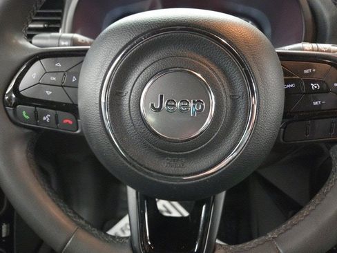 Used 2022 Jeep Renegade Altitude image 39
