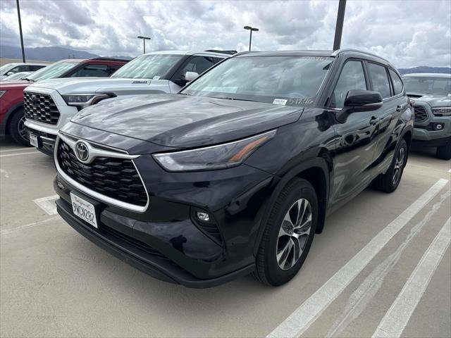 Certified 2026 Toyota Highlander XLE AWD/4WD image 3