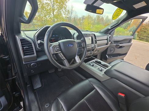 Used 2019 Ford Expedition XLT w/ Equipment Group 201A image 15