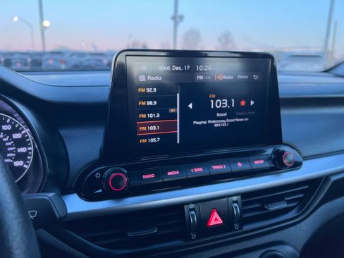 Certified 2022 Kia Forte LXS image 16