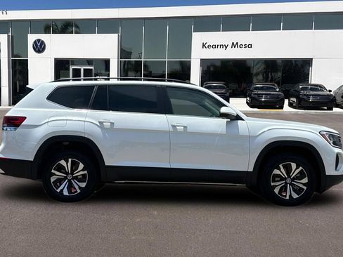 New 2026 Volkswagen Atlas SE FWD image 3