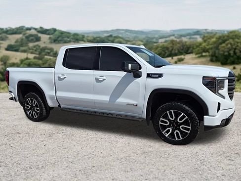 Used 2025 GMC Sierra 1500 AT4 w/ AT4 Premium Package AWD/4WD image 12