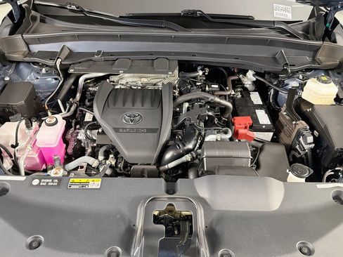 Used 2025 Toyota Grand Highlander AWD image 12