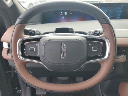 New 2026 Lincoln Navigator Reserve image 16