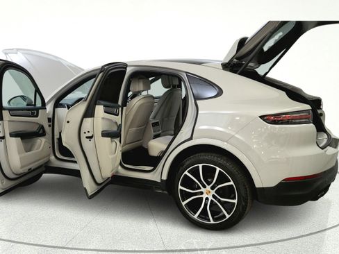 Used 2023 Porsche Cayenne Platinum Edition AWD/4WD image 12