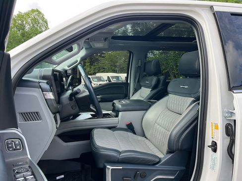 Used 2024 Ford F450 Limited w/ FX4 Off-Road Package AWD/4WD image 17