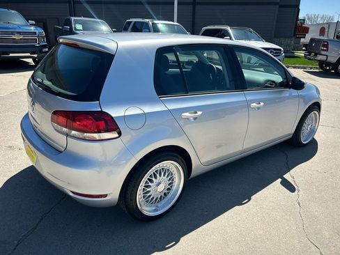 Used 2014 Volkswagen Golf 4-Door FWD image 3