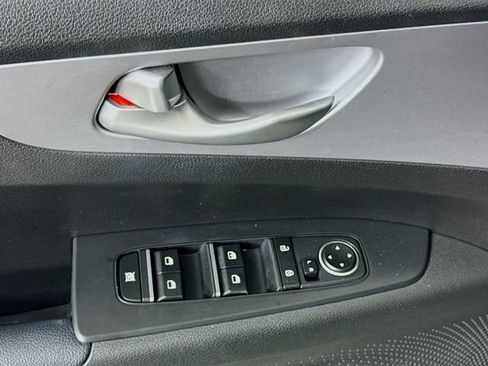 Used 2023 Kia Forte LXS FWD image 17