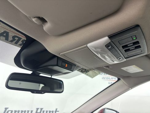 Used 2023 Nissan Rogue SL w/ SL Premium Package image 19