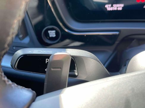 Used 2024 Porsche Cayenne Base image 24