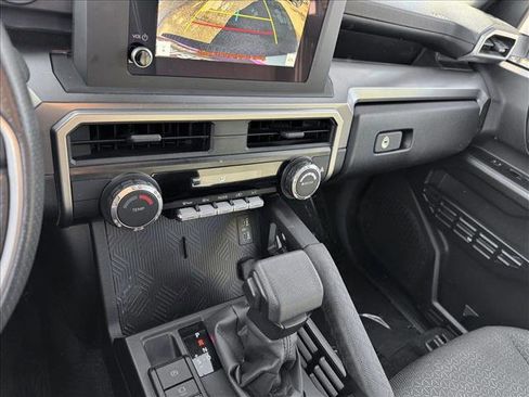 Certified 2025 Toyota 4Runner SR5 AWD/4WD image 15