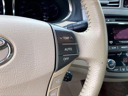Used 2011 Toyota Avalon Limited FWD image 23
