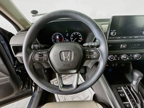 Used 2024 Honda CR-V EX image 11